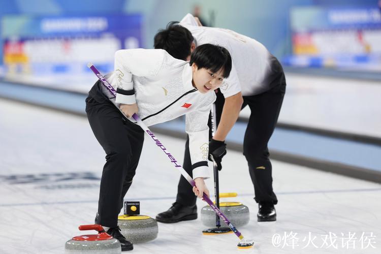 中国冰壶混双队在冬奥资格赛中豪取五连胜